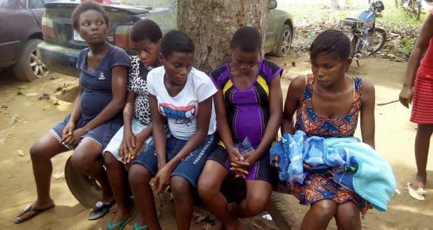 20,000 teenage girls give birth daily in developing countries